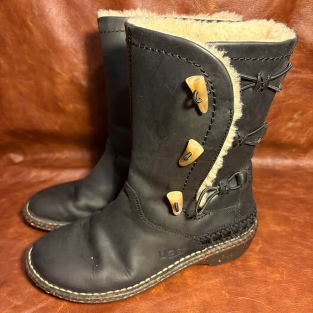 Vintage UGG Australia Kona Black Leather Shearling Toggle Boots - Women's US 7